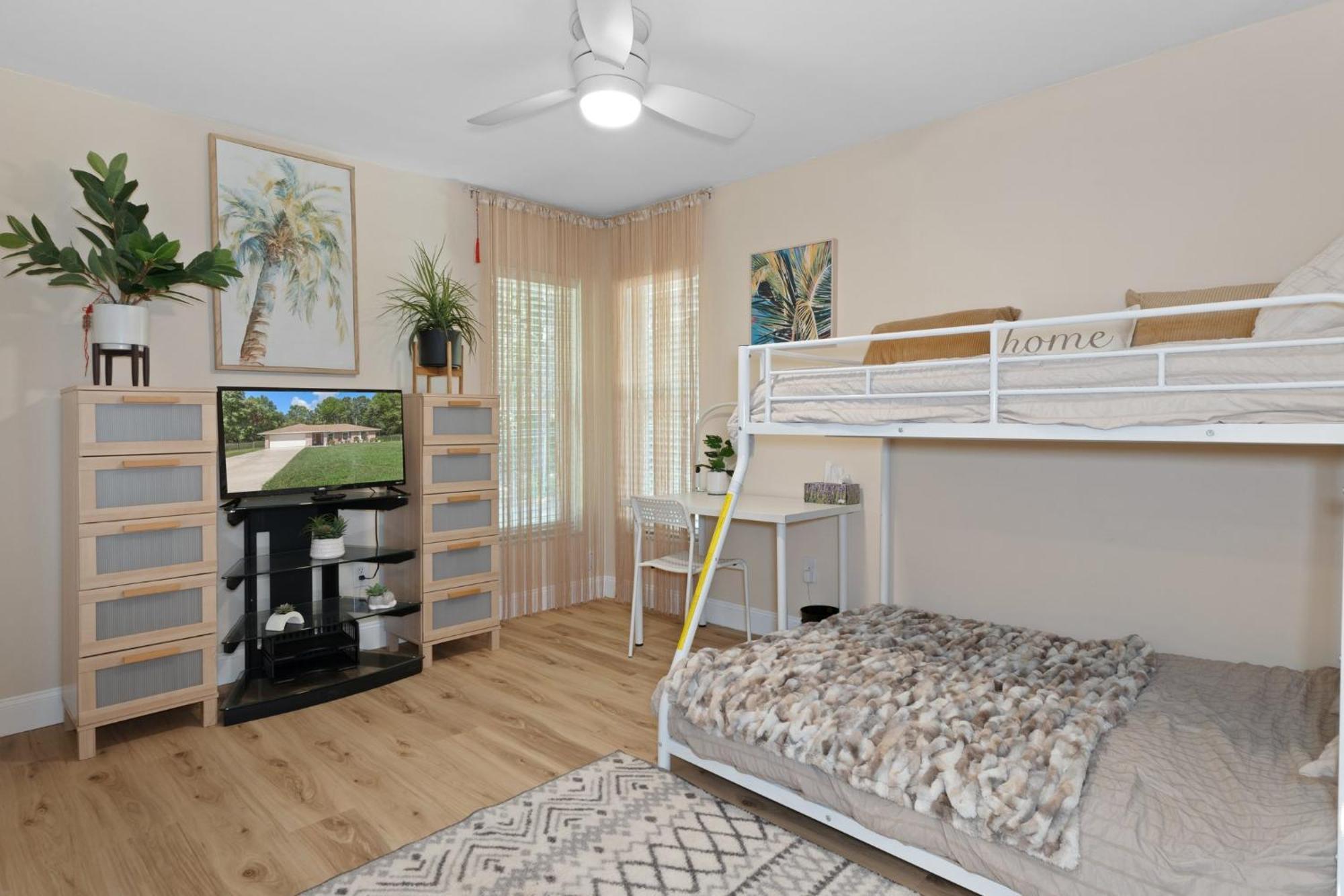 Minutes To Boat Ramps And And Private Pool! *